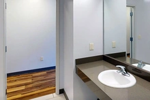 th-rr-bathroom-2.jpg